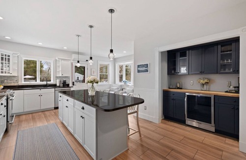 Cataumet Casa | 1.2 Acre Estate | Pool | Close to Beaches | Games