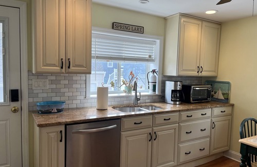 Wall Casa | 4 BR Spring Lake Border - 1 cuadra a la playa