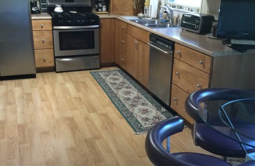 Niles Casa | 1/2 House 3 BR 1Bath w/Living RM Full Kitchen 12 Miles from ND
