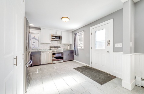 Rockland Casa | 1/2 Mi to Dtwn & Harbor Park: Home w/ Large Yard!