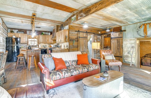 Shell Knob Cabina | 1/2-Mi to Lake: Cabin on 43 Acres in Shell Knob!
