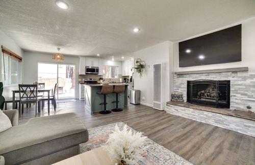 Al Tahoe Cabina | 1/2 Mi to Lake Tahoe: Pet-Friendly Cabin