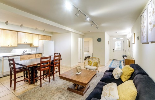 Petworth Condominio | 1/2 Mi to Metrobus Stop! Walkable Petworth Duplex