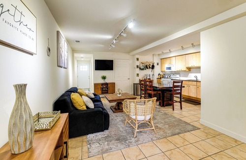 Petworth Condominio | 1/2 Mi to Metrobus Stop! Walkable Petworth Duplex
