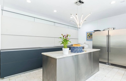 Evanston Casa | 1/2 mile to NU, 5min walk to Lake, Swim Spa Pool