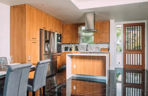Frigate Bay Apartamento | #1-2BR Shalimar Vacation Luxurious corner Apartment