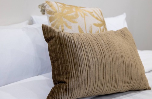 Turvey Park Apartamento | 1/303 Flinders · Enjoy Penthouse Living in the CBD! Sleeps 8!