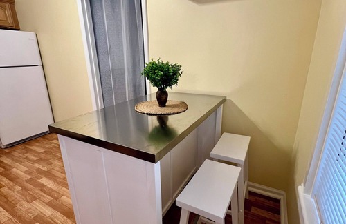 Ocean Grove Casa | 1.5 blocks to beach, sleeps 4, front porch & beach passes! Charming & spacious