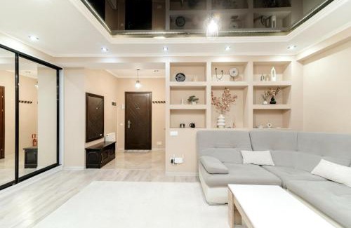 Chisinau Apartamento | 1,5 BR- Balcony, Netflix, Nespresso, AC, Walk-to-Mall - GrandStay md