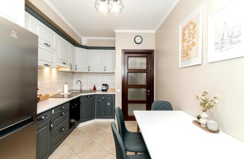 Chisinau Apartamento | 1,5 BR- Balcony, Netflix, Nespresso, AC, Walk-to-Mall - GrandStay md