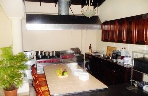 Cuyamel Casa | $ 1. 5 millones en Buena Vista Beachfront Estate - Su Resort privado con todo el personal