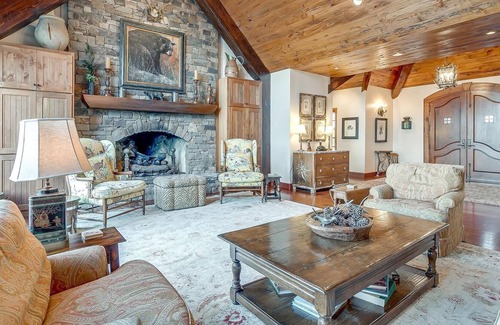 Boswell Casa | 1,600Acre Lxry Hunting Ranch/Fishing Haven w/Pool
