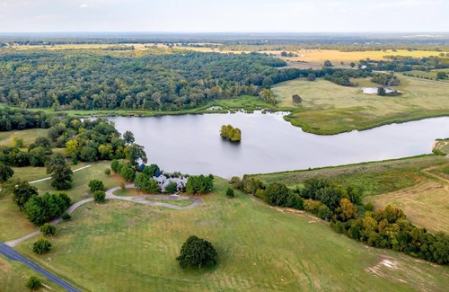 Boswell Casa | 1,600Acre Lxry Hunting Ranch/Fishing Haven w/Pool
