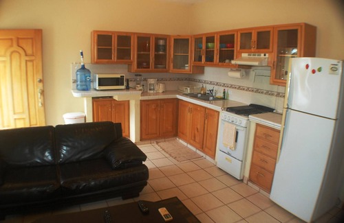 El Pescadero Villa | 1-7BR Beachfront Villa W / Pool & Jacuzzi Infront of Surf! Grupos grandes o pequeños!