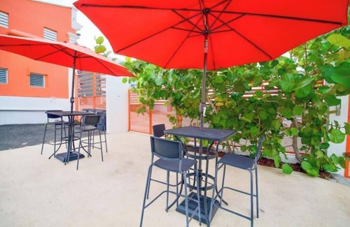 Mayaguez Pueblo Apartamento | 1.8 King of Kings Urban Living w/ parking