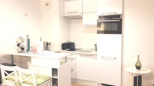 Les Aunettes Apartamento | 1 APPART 2 PIECES NEUF PROCHE GARE PARKING NETFLIX Evry Courcouronnes