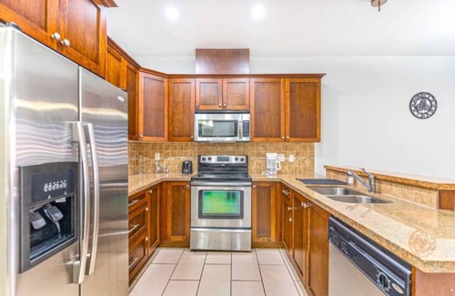 Guildford Apartamento | 1 BD + Den full Apartment with Kitchen and 2 Bathrooms feels like home(215)