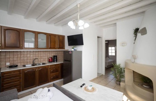 Plintri Apartamento | 1 Bd Gorgeous Rustic Cave with Dreamy Shared Pool