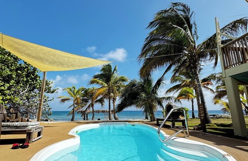 West End Casa | ¡HERMOSA!, palmeras, playa de arena, piscina con velas de sombra, cabaña de playa, ¡y MÁS!