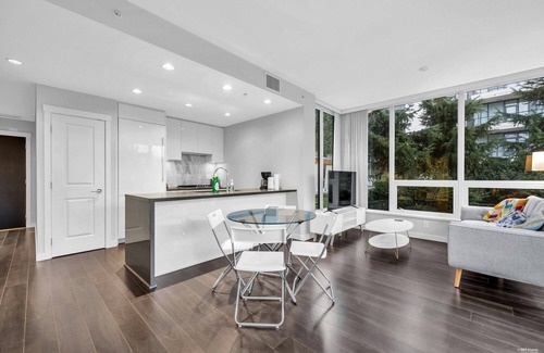 Vancouver Apartamento | 1-BDR&1-Bath | 800 sq.ft | AC | Free WiFi & Parking | Quiet Neighbor