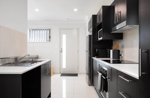 Rocklea Apartamento | 1 Bdr Apt! GST Credits! Kitchen! Parking! 131F1