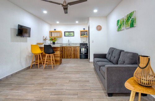 Cañafístula Villa | 1 BDR-SLEEPS UP TO 4 - POOL VIEW -10 MIN FROM TAMARINDO BEACH! GATED COMMUNITY
