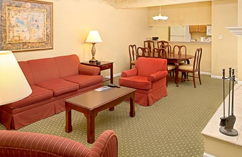 Berkeley Condominio | 1 CONDOMINIO BDRM ~ HISTORIC POWHATAN RESORT ~ PISCINAS INTERIORES Y EXTERIORES Y TUBOS CALIENTES !!