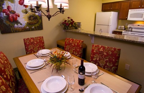 Berkeley Condominio | 1 CONDOMINIO BDRM ~ HISTORIC POWHATAN RESORT ~ PISCINAS INTERIORES Y EXTERIORES Y TUBOS CALIENTES !!