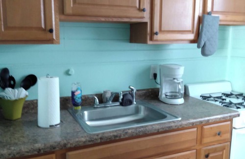Beaverdale Apartamento | 1 Bedroom 1 Bath Apartment with AC, WiFi in Des Moines near VA Hospital