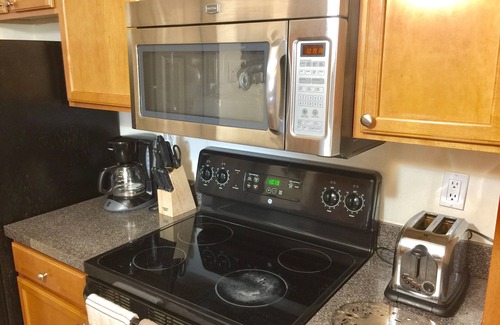 Brandon Condominio | 1 Hab 1 Baño Condo Tranquilo y bien cuidado