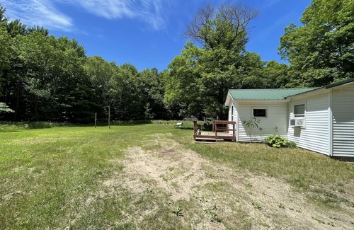 Kaleva Casa | 1 bed 1 bath home sleeps 5, 1 hour south of Traverse City MI