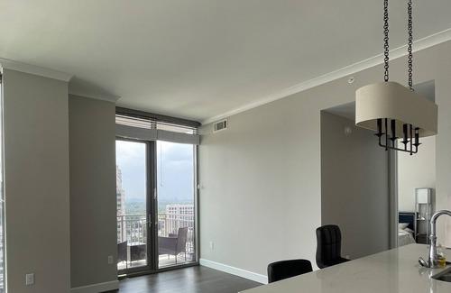 Garden Hills Condominio | 1 Bed, 1 Bath Luxury High Rise Condo. Sleeps 4