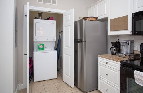 North Litchfield Beach Condominio | 1 cama, 1 baño Unidad renovada de Lake-View End en Litchfield by the Sea