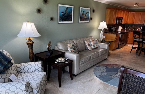 Fort Pierce Villa | Condominio en la isla Hutchinson con amenidades del resort y acceso a la playa. Muchas actualizaciones