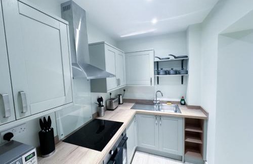 Huntingdon Apartamento | 1 Bed Apartment located in Huntingdon Town Centre - Designed for Contractors & Professionals - Free WiFi - Smart TV - Fully Equipped Kitchen - Ideal for Long Work Stays