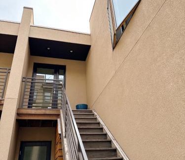 Civic Center Apartamento | 1 bed apartment with parking - Denver Museum District Walk to Convention Center, Capital, museums and shops
