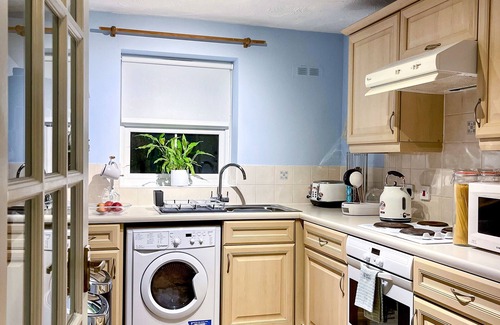 Rochester Apartamento | 1-bed Apt, Sleeps 2, 20 min Walk to Centre