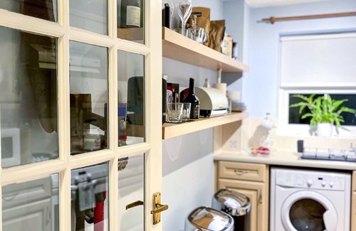 Rochester Apartamento | 1-bed Apt, Sleeps 2, 20 min Walk to Centre