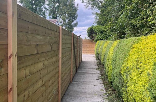 Grangend Cabina | 1-bed Cosy Cottage Near Emerald Park - Sleeps 5