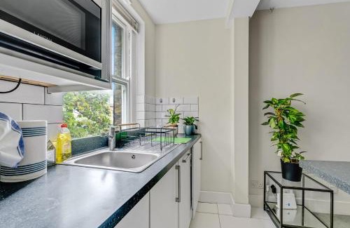 Turnham Green Apartamento | 1 bed flat, 1-Min Tube, Oasis, OneRepublic, 20min to Central London