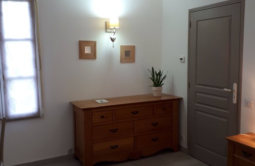Sainte-Suzanne-and-Chammes Casa | 1 Bedroom Private vacation home in Sainte-Suzanne-et-Chammes