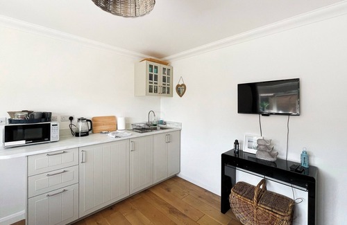 Pagham Cabaña | 1 bedroom accommodation in Pagham near Bognor Regis