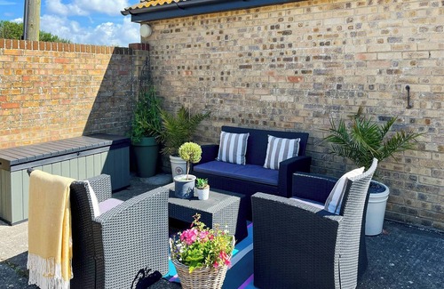 Pagham Cabaña | 1 bedroom accommodation in Pagham near Bognor Regis