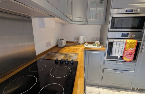 Worcester Casa | 1-bed Home for 2, Parking, Garden & Great Location
