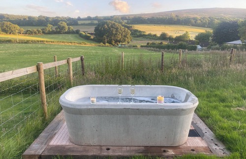 Horner Casa | Red Oaks shepherds hut