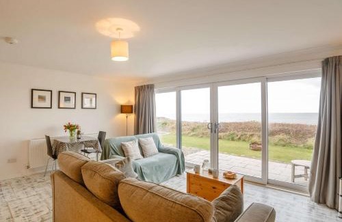 Dinas Casa | 1 Bed in Aberdesach 90624