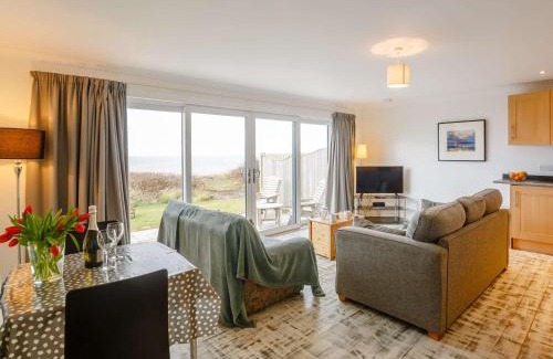 Dinas Casa | 1 Bed in Aberdesach 90624