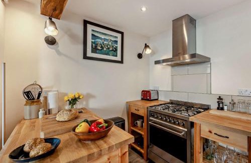 Aberdovey Casa | 1 Bed in Aberdovey 94084