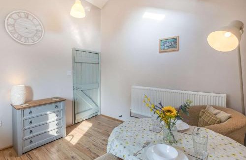 Kingswear Casa | 1 Bed in Barnstaple 09090