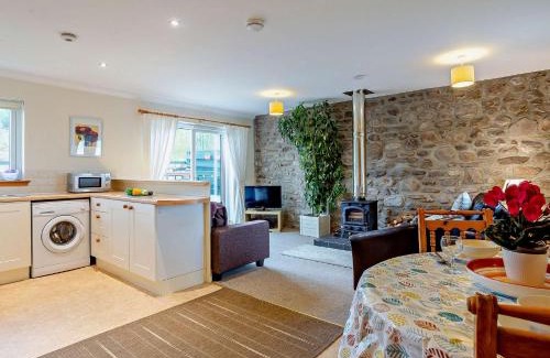 Marybank Casa | 1 Bed in Beauly 82779